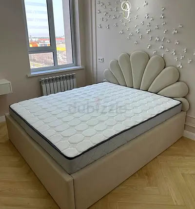 Elegant Shell-shaped Bed for a Dreamy Bedroom