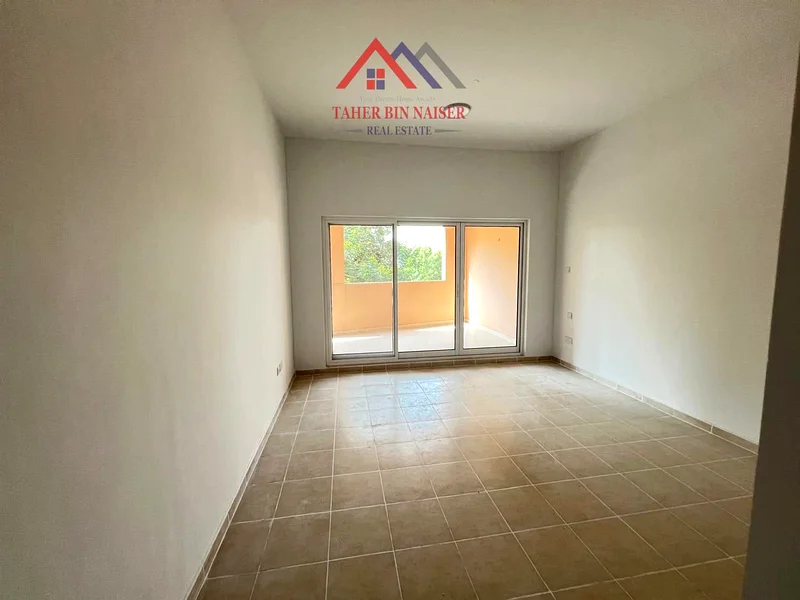 شقة مُرقّاة بالكامل مكونة من غرفة نوم واحدة، بدون تبريد وبدون صيانة، متاحة للإيجار63729776866306114