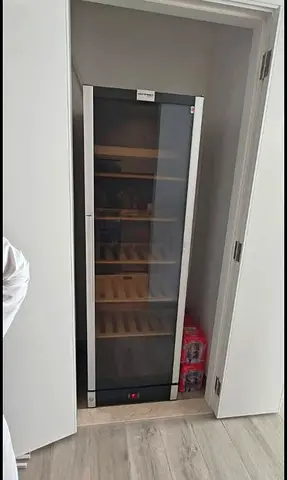 Westfrost Cooler 191’Bottles multi temperature setting Full glass