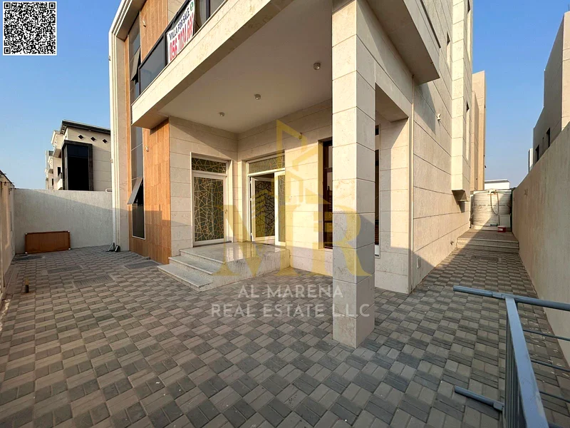 A villa directly from the owner, with personal finishing, on a main street, close to all services. Freehold for all nationalities and without a down p63883603842818114