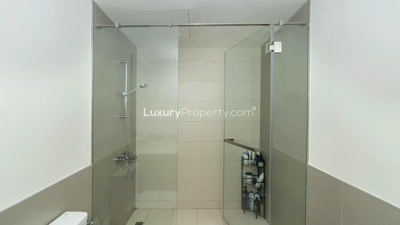 Large Layout | Upgraded | Notice Served64043893442563112