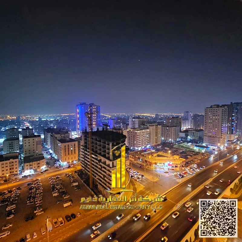 شقة فاخرة بغرفتي نوم مع صالة، بإطلالة مفتوحة، ومفروشة حديثًا، للإيجار الشهري في عجمان - الرشيديّة 1 - برج جلفا63838584406275110
