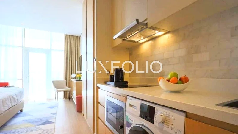 طابق عالٍ | 25 سبتمبر | جميع الفواتير مشمولة63808541082370111