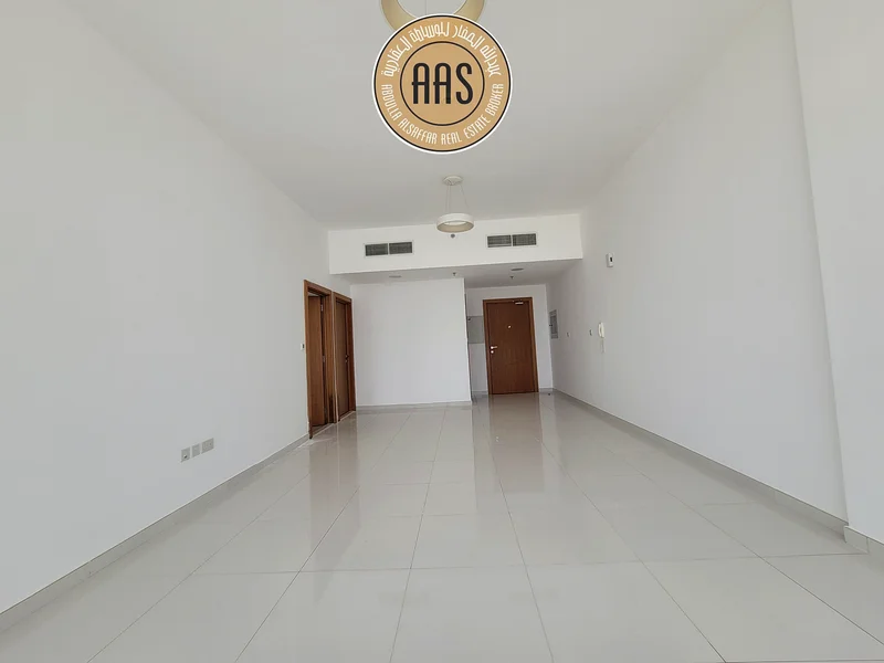 شقة رائعة بغرفة نوم واحدة ومطبخ مغلق بسعر 65 ألف بدون تبريد مركزي63764786226691113