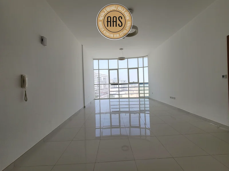 شقة رائعة بغرفة نوم واحدة ومطبخ مغلق بسعر 65 ألف بدون تبريد مركزي63764786226691111