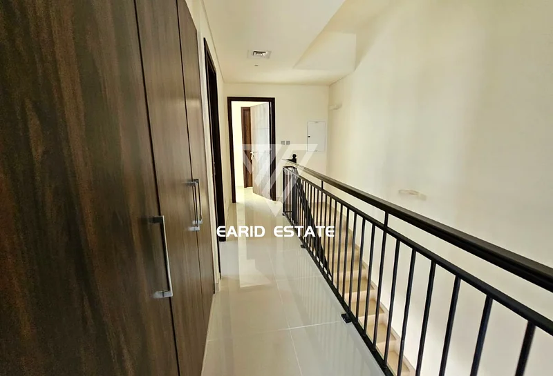 SINGLE ROW | END CORNER| BIG PLOT |CLOSED KITCHEN64001701314177114