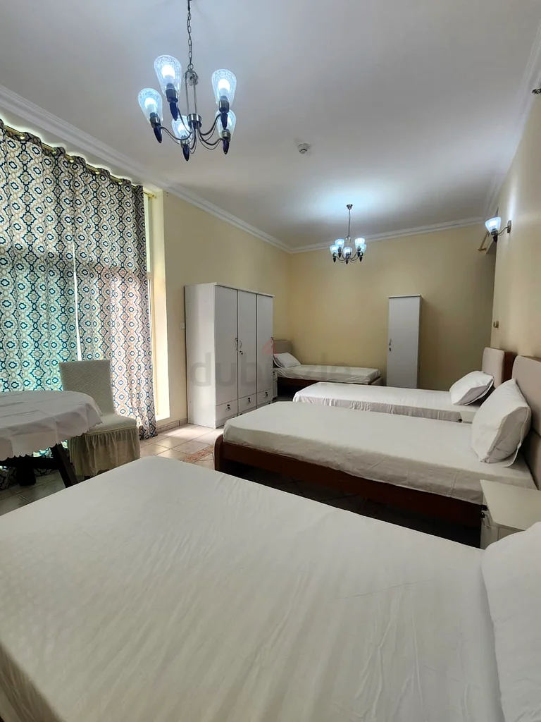 Ladies Bedspace With Balcony Available Burjman Mall Backside / HBL Bank Backside - 3min Metro Exit-363796680520066112