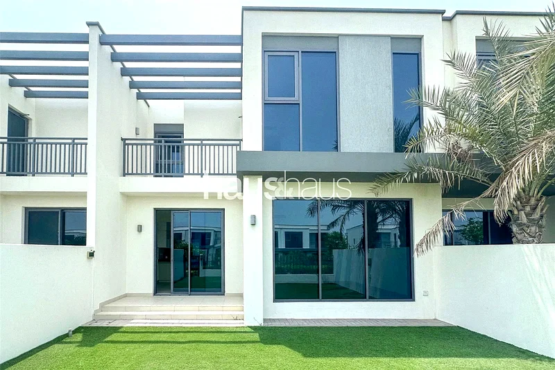 Greenbelt Backing | Close To Pool | 3M Layout63761147906178111