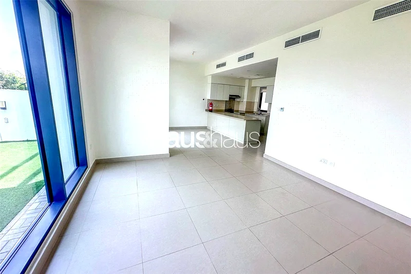 Greenbelt Backing | Close To Pool | 3M Layout63761147906178112