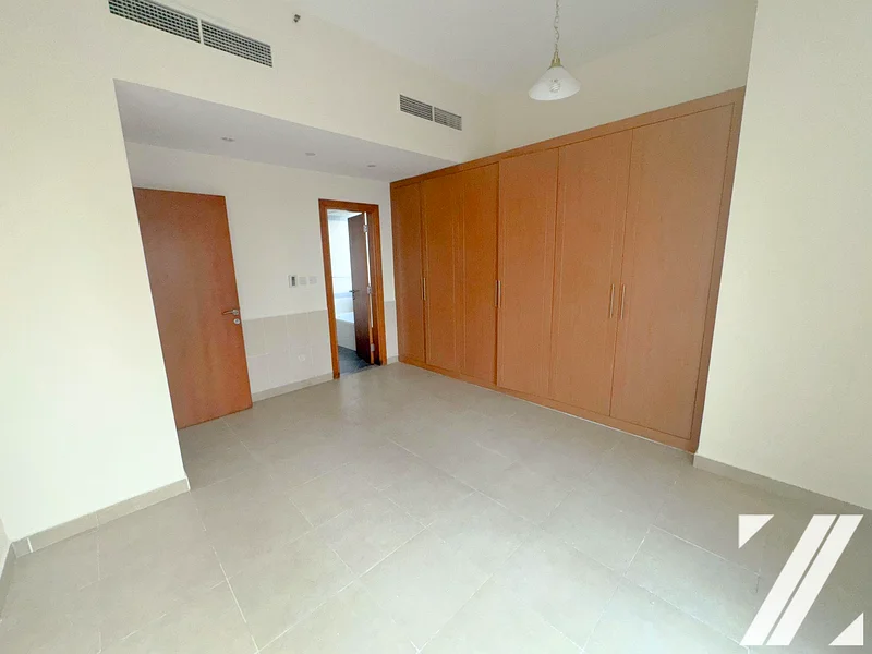 Next to metro | Chiller free | Vacant | No Balcony63923532185602111