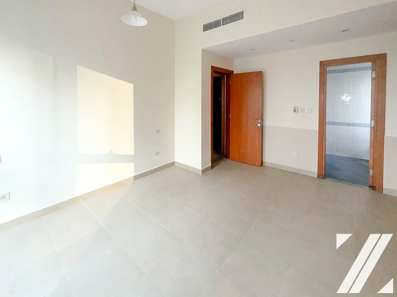 Next to metro | Chiller free | Vacant | No Balcony63923532185602114