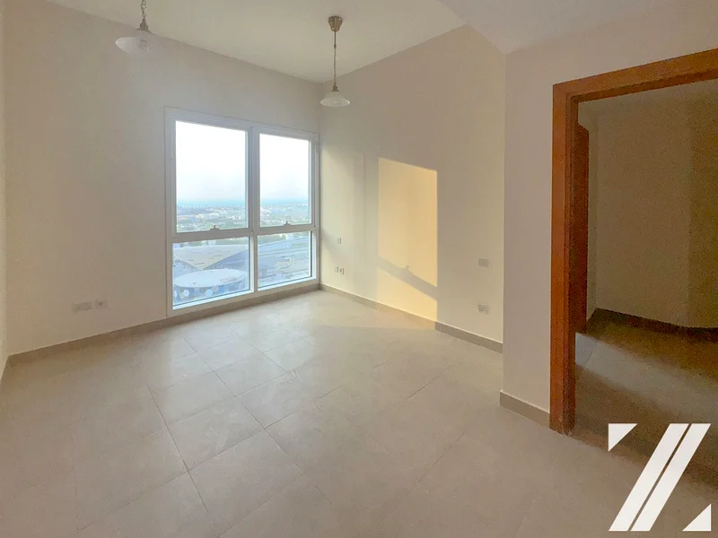 Next to metro | Chiller free | Vacant | No Balcony63923532185602112