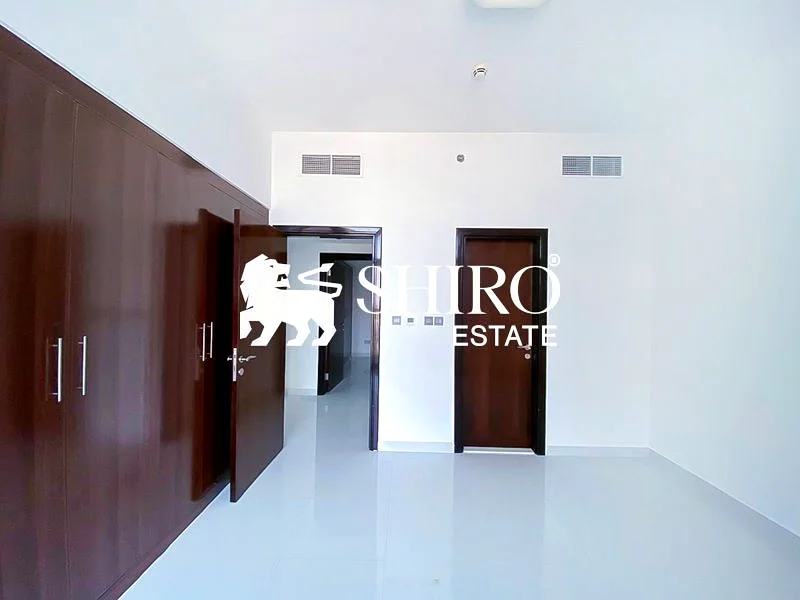 مطبخ مغلق! منطقة معيشة واسعة |63978598042114114