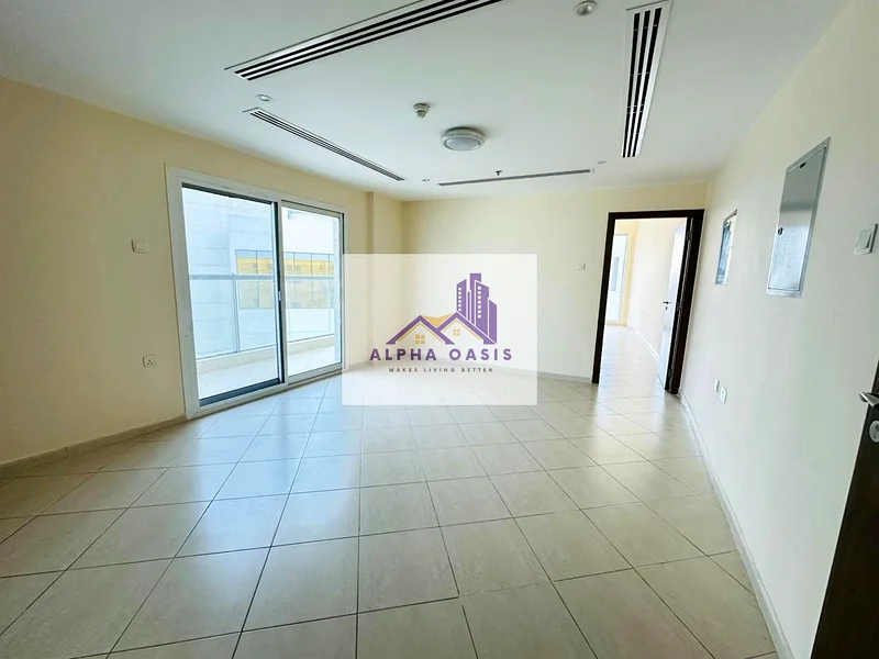 /شاغرة/مطبخ شبه مغلق /حمامان/موقع ممتاز/63978364339331112