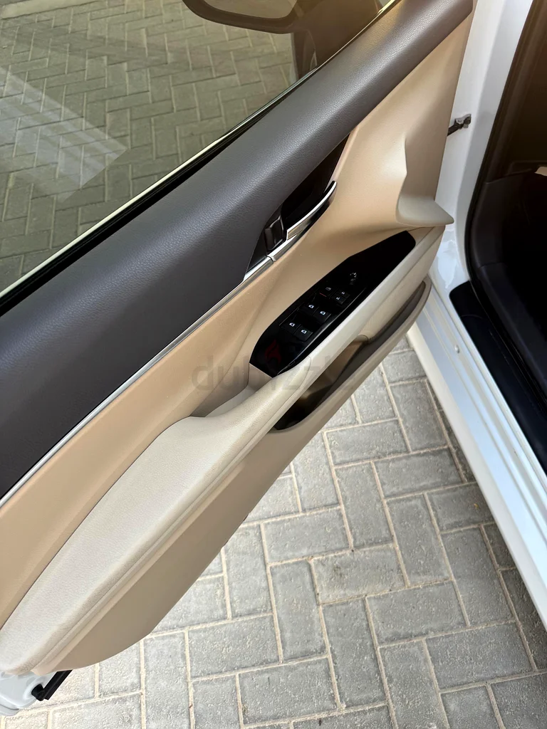 Camry 2019 contact via WhatsApp63612450181506112