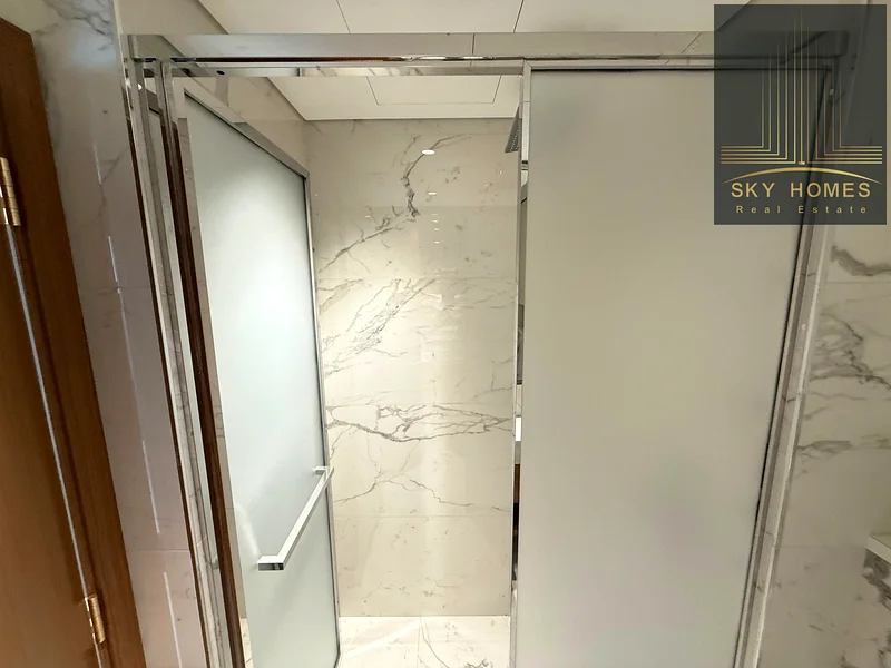 تشطيب فاخر شقة مفروشة جزئيًا من نوع 2Bhk متاحة فقط بسعر 95 ألف مع جميع وسائل الراحة ....63802112689282113