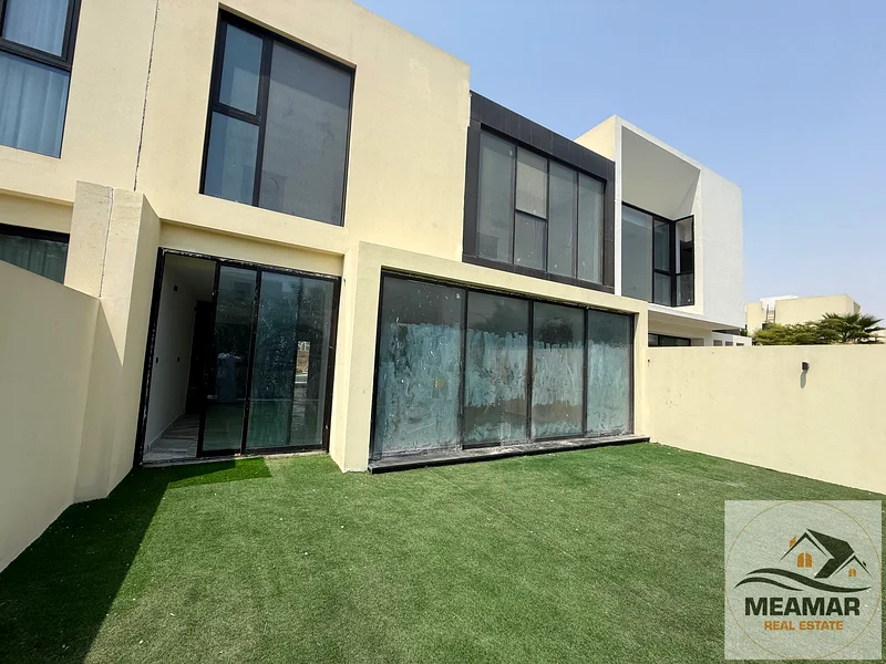 TOWNHOUSE FOR SALE GOLF COMMUNITY GARDEN VIEW63879954482434110