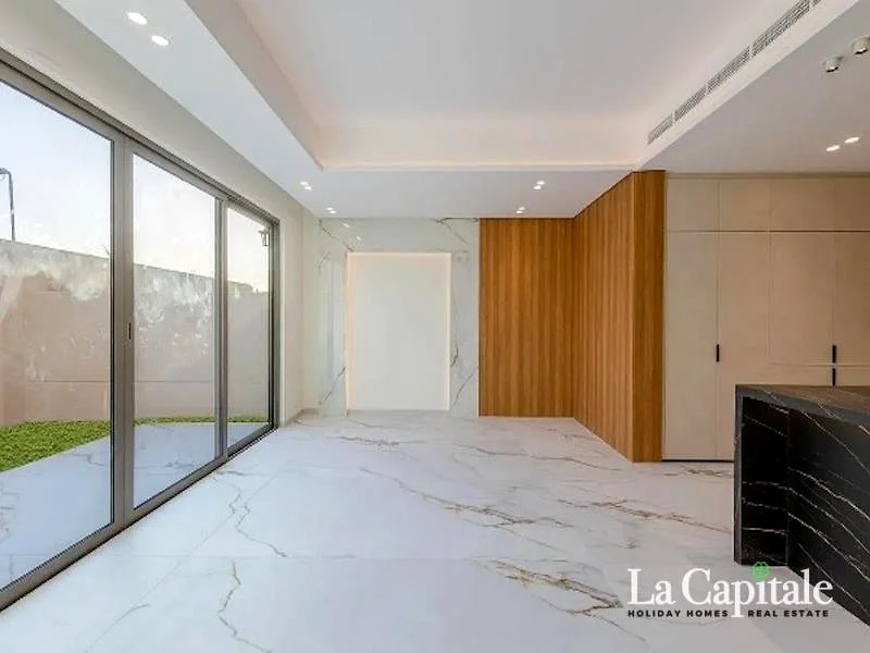 Elie Saab | Fully Vastu Compliant | Single Row63927001451777114