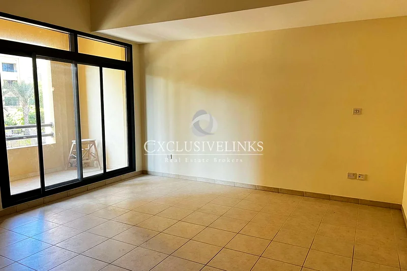Vacant | Unfurnished | Low Floor63726658219393113