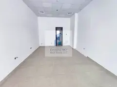 Shop with toilet for URGENT LEASE !!