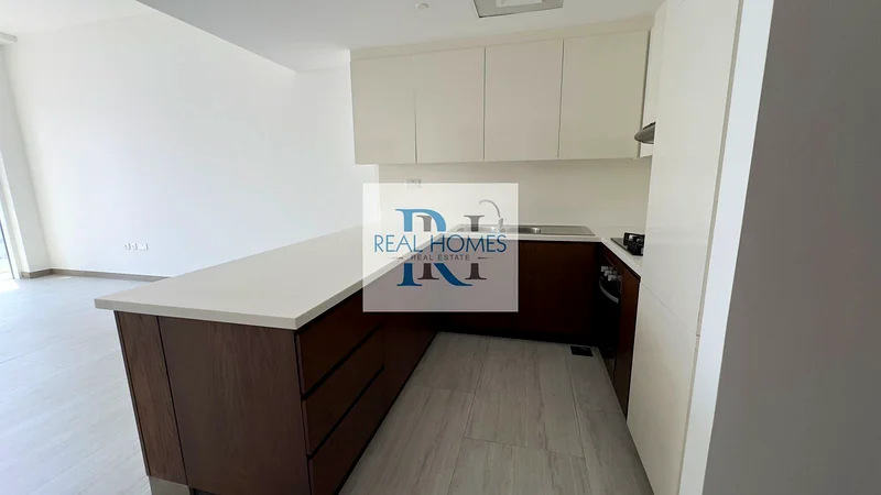 منظر المسبح شرفة | مبنى فاخر | احجز الآن63781309380866113