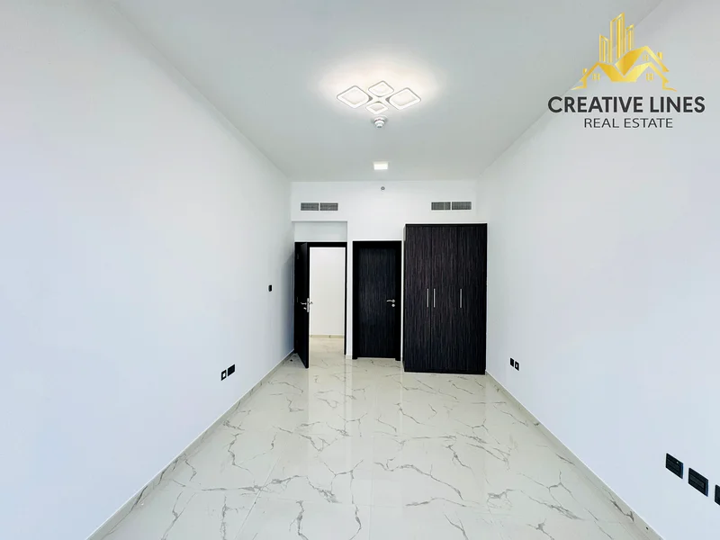 Zero commission spacious 1 bedroom apartment with close kitchen plus store room next to bus stop63765969518083114