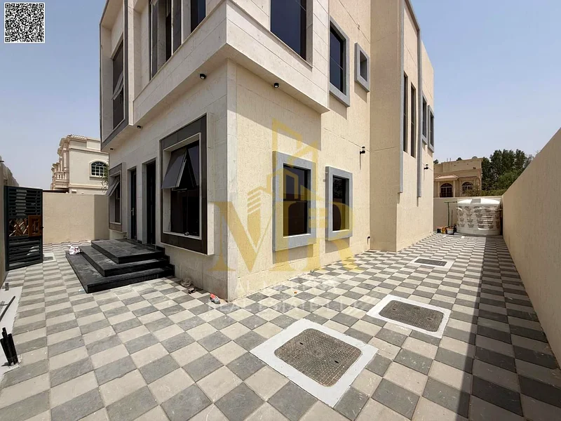 A villa directly from the owner, with personal finishing, on a main street, close to all services. Freehold for all nationalities and without a down p63907144213378112
