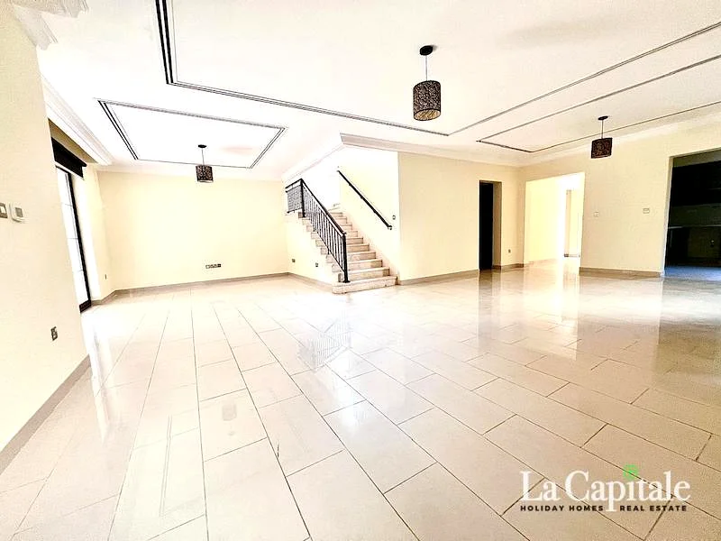Spacious|  Pool and Park View | In Great Condition63915839936769113