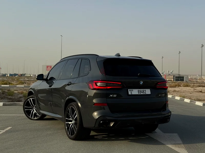 2023 BMW X5 xDrive40i M Sport – خيار كامل | رمادي | 38,369 كم | مواصفات الخليج63612446522497114