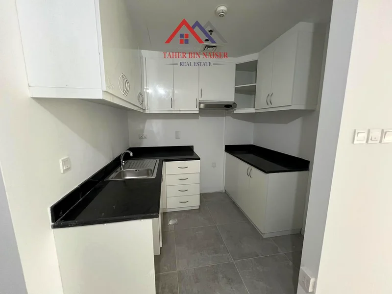 12 CHEQUES CLOSE KITCHEN  MAINTENANCE FREE63729679490435112