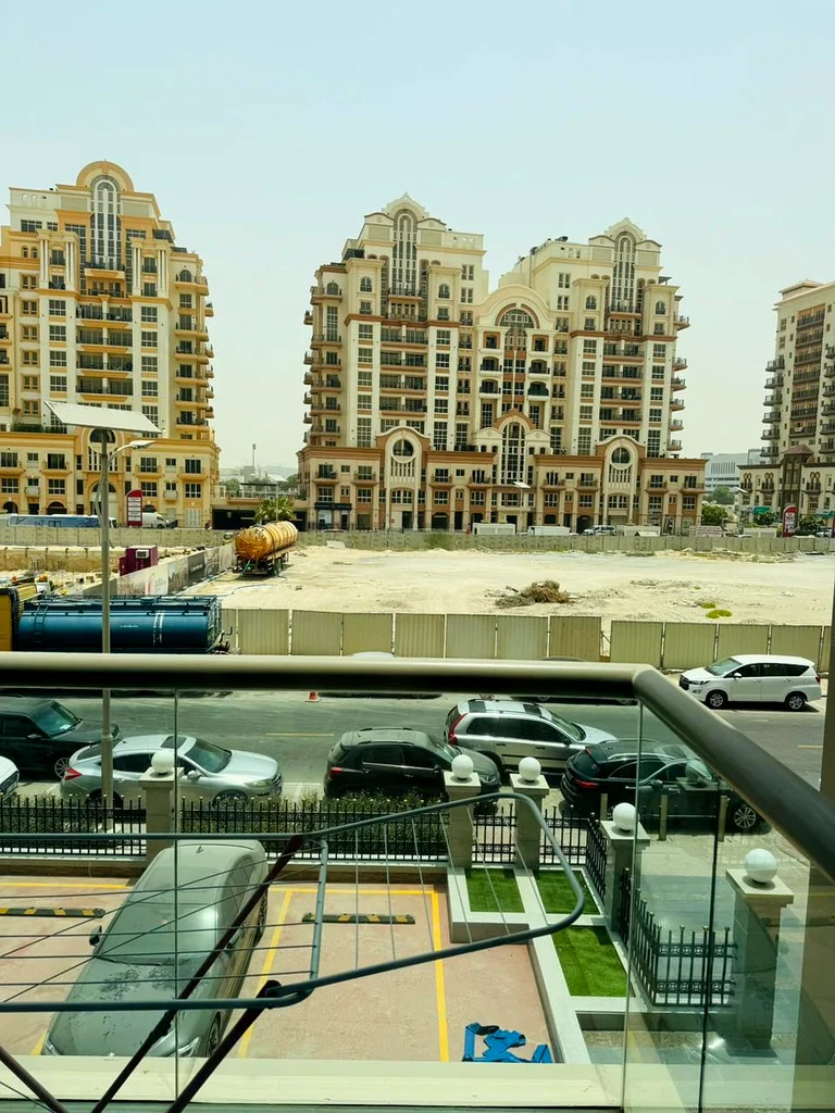نصف مفروش! حالة جيدة! موقع مثالي63734636104067111