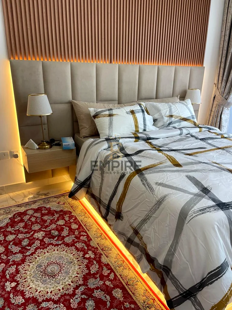 شقة فاخرة مفروشة / جديدة بالكامل / بدون رسوم المبرد63801896582913110
