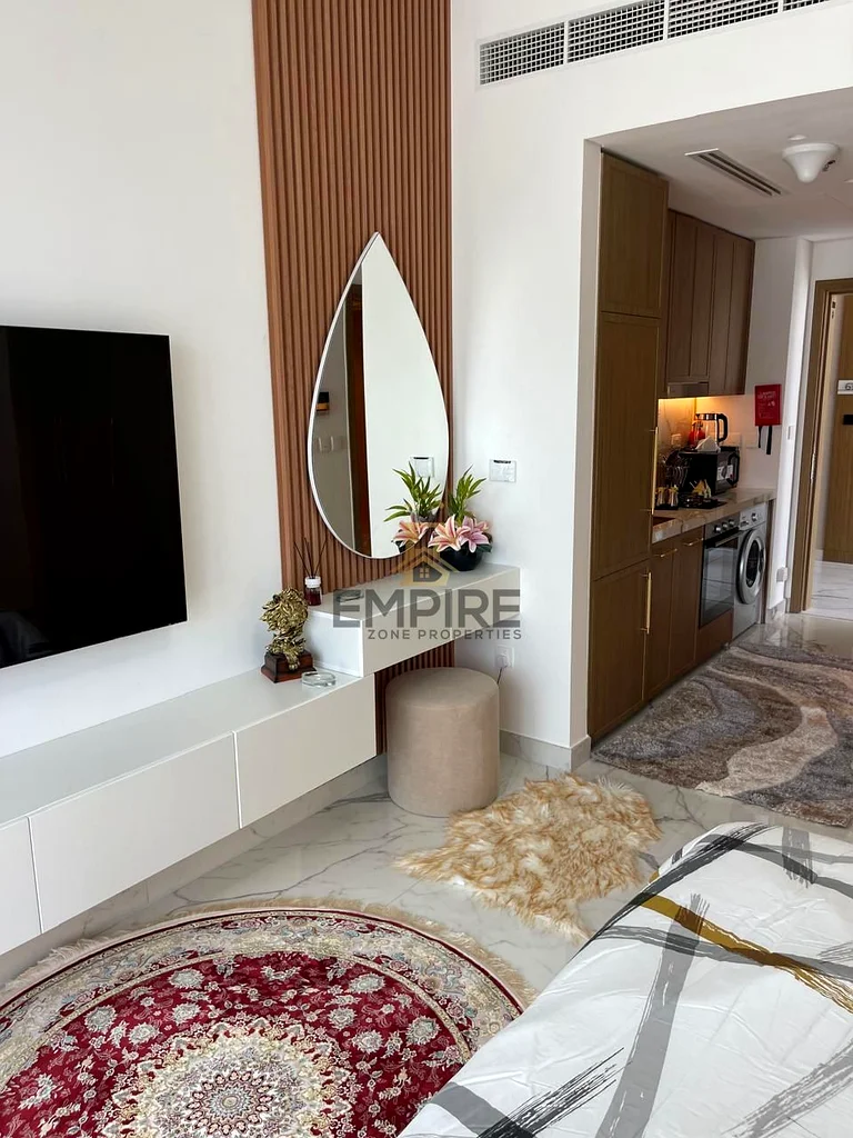 شقة فاخرة مفروشة / جديدة بالكامل / بدون رسوم المبرد63801896582913114