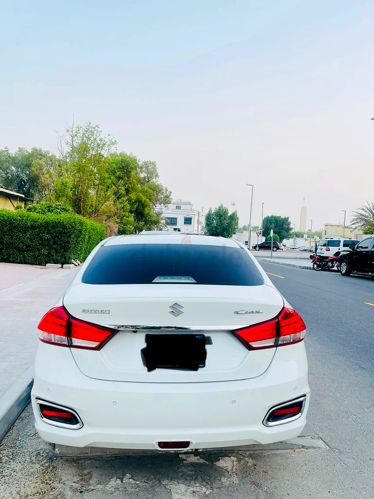 سوبارو سياز 1.5 لتر بمواصفات الخليج بحالة ممتازة63613986434817111