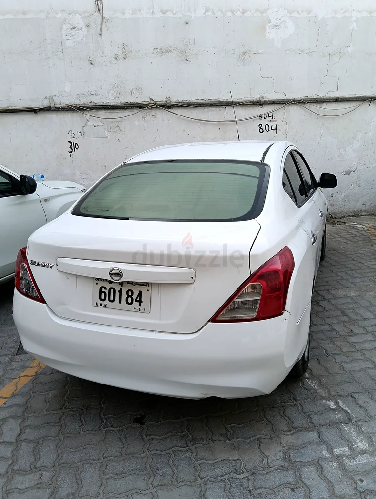 Nissan Sunny موديل 2013 عاد 381000 كم بطاريه جديدة تواير يوجد كاميرا خلفيه ضمان كير شاصيه63612795366017112