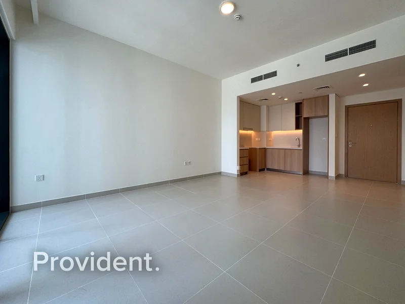 Vacant | Brand New | Pool View64025376857987111