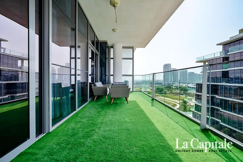 Golf and Pool View | 2 Bed + Maid | Newly Upgraded63738983867266111