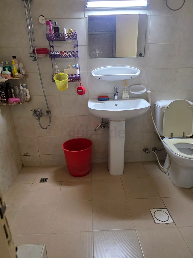 سرير متاح على الفور للسيدات العاملات الهنديات بالقرب من محطة مترو شارف دي جي64057032783617110