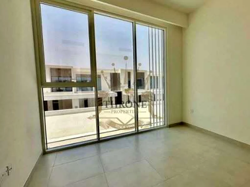 مبنية حديثًا + خادمة | بجوار الحديقة | بالقرب من وسائل الراحة63733234585858113