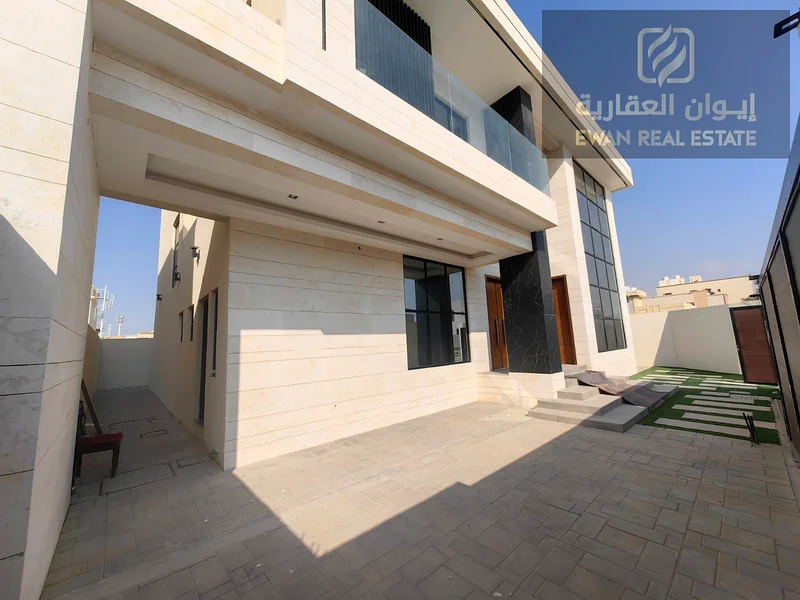 لدي فيلا فاخرة للبيع في موقع متميز. عرض خاص فيلا من 5 غرف نوم. تشطيب راقٍ مع مساحة خارجية كبيرة. فيلا تقع في الزاوية.63877790769282112