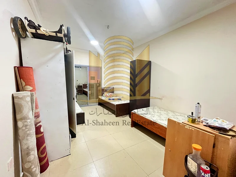شقة بغرفة نوم واحدة للإيجار الشهري، غير مفروشة، على شارع الشيخ عمار63722265110785110