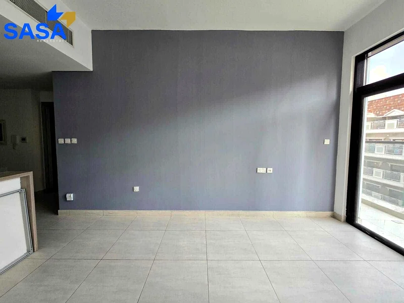 مساحة واسعة من سبروس نوع I تخطيط حديث I شاغر63780693117827111
