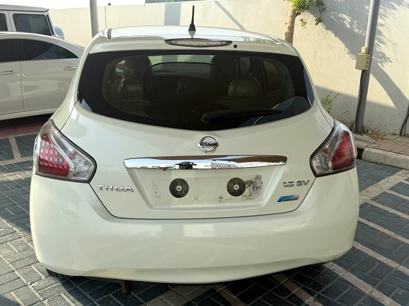 Nissan Tiida 2015 Gcc specs Sv option63613132050945112