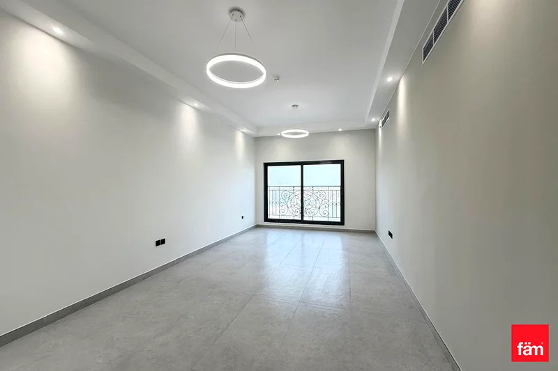 الأجهزة المنزلية | طابق عالي | قريب من المترو63763683861889110