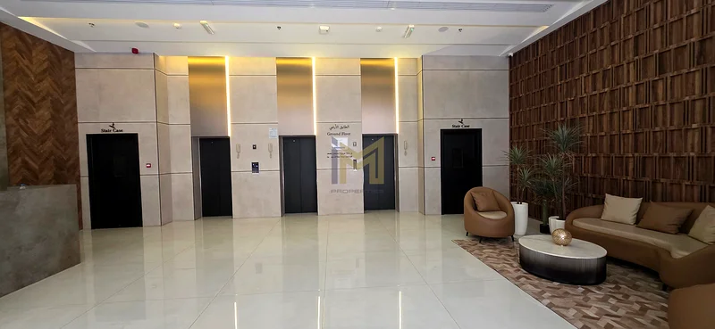 2bhk | مفروشة بالكامل | شقة جديدة تمامًا | في موقع متميز63810239747459111