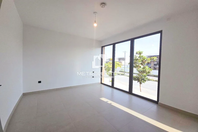 Spacious | Ideal for Family | Prime Location63734258068993111