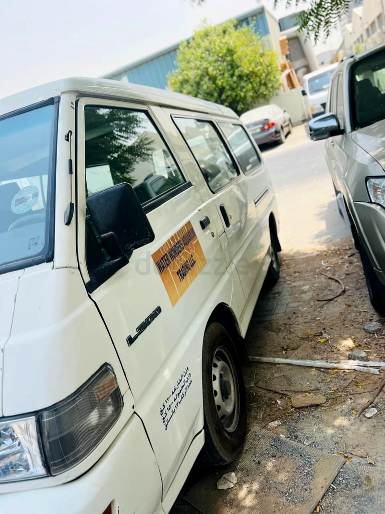 Mitsubishi van L30063612067727105114