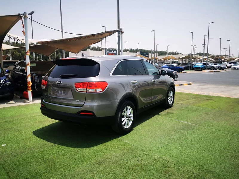 ** 2018 |**| Kia Sorento  |** EX |**| 7 Seater **| Premier Edition |**| Metallic Grey Color |63612077706626114