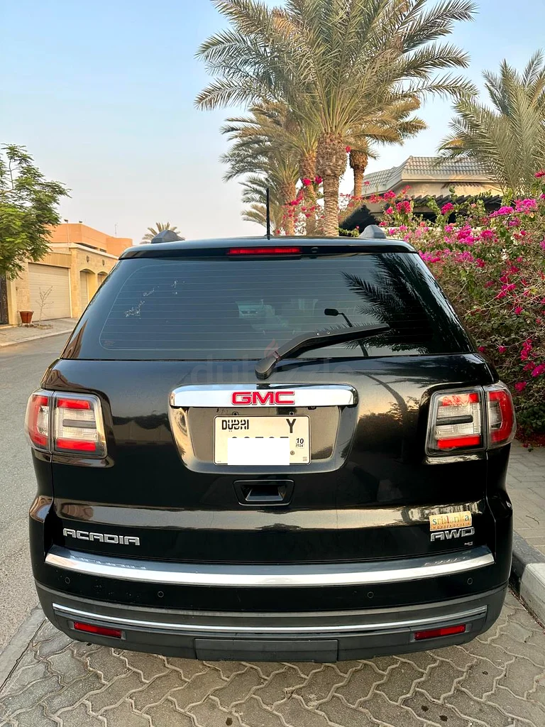 GMC Acadia 2013 model | GCC in excellent condition  ready for registration63612057889922114
