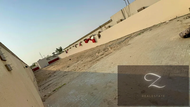Available fenced land in Sharjah / Al Sajaa Industrial.63622732877953114